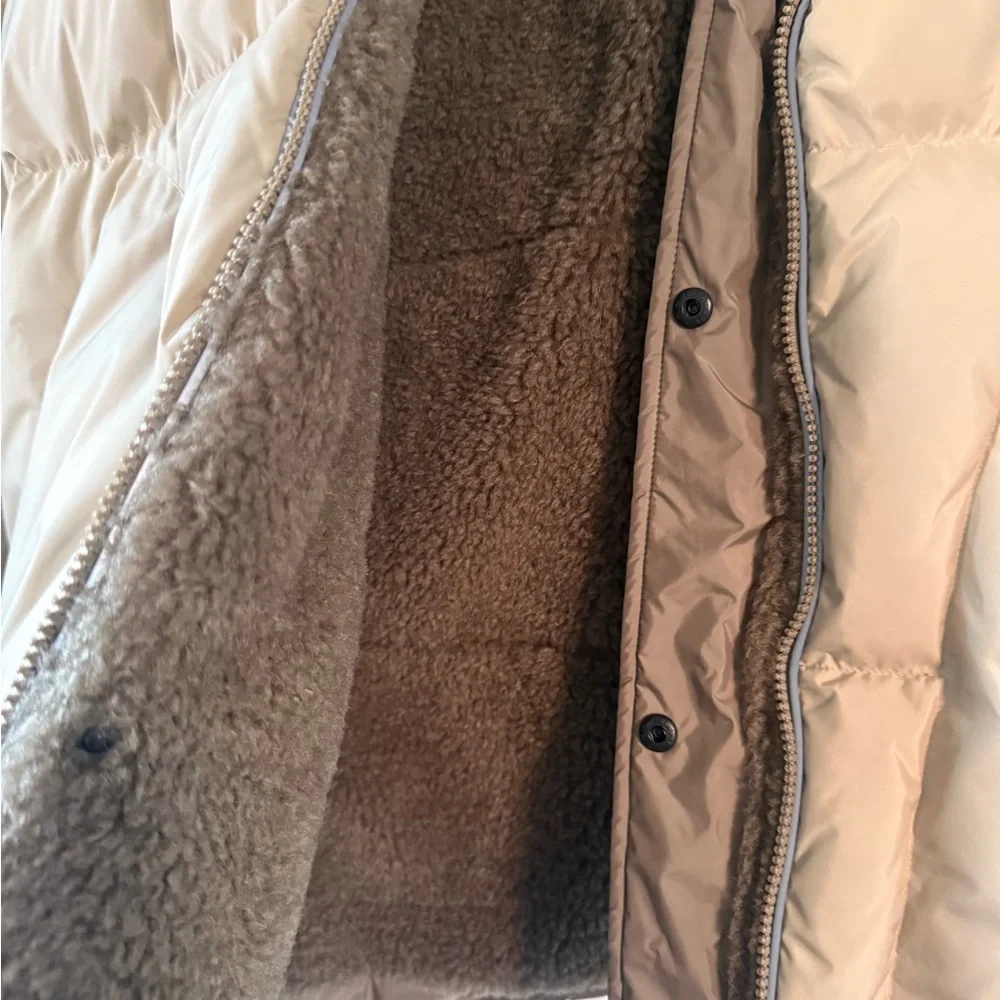 UGG Shasta 700-Fill Down Puffer Jacket Reversible Hooded - Picture 13 of 16